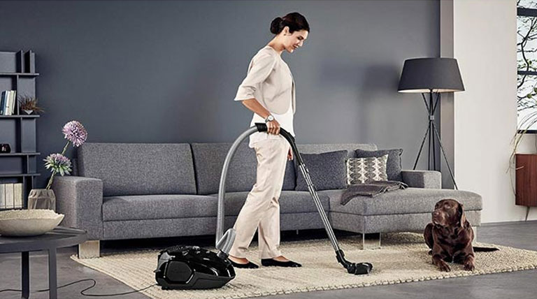 جاروبرقی آاگ مدل VX7-2-OKOX