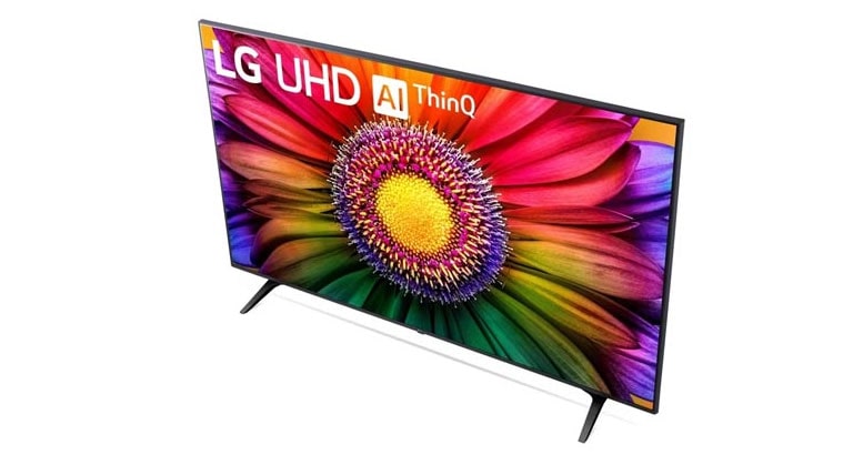 تلویزیون ال ای دی 4K ال جی مدل UR8000 سایز 55 تلویزیون ال ای دی 4K ال جی مدل UR8000 با اندازه 55 اینچ دارای یک ریموت کنترل هوشمند و جادویی است. این ریموت کنترل دارای یک میکروفون داخلی است که به شما این امکان را می دهد که از قابلیت های جستجو و دستورات صوتی استفاده کنید. همه چیز در دسترس شماست. طراحی زیبای بدنه تلویزیون ال جی تلویزیون ال جی UR8000 55 از طراحی با نام 3 Sided Cinema Screen بهره مند است که با حاشیه های باریک تر در سه طرف، تمرکز شما را بر روی محتوای نمایش داده شده تقویت می کند. پایه های این تلویزیون دو شاخه ای بوده و در دو طرف آن نصب می شوند تا تعادل تلویزیون حفظ شود. این محصول با طراحی شیک و مدرن و رنگ زیبا، جلوه ای ویژه به اتاق نشیمن یا پذیرایی شما می بخشد. این تلویزیون زیبا را می توان بر روی دیوار نصب کرد، اما باید پایه دیواری مناسب را جداگانه تهیه کنید. در ساخت این محصول از طراحی Eco-Packaging استفاده شده که بخش قابل توجهی از آن قابلیت بازیافت دارد و در حفظ محیط زیست نقش دارد.