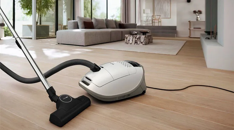 جاروبرقی میله سفید مدل Guard M1